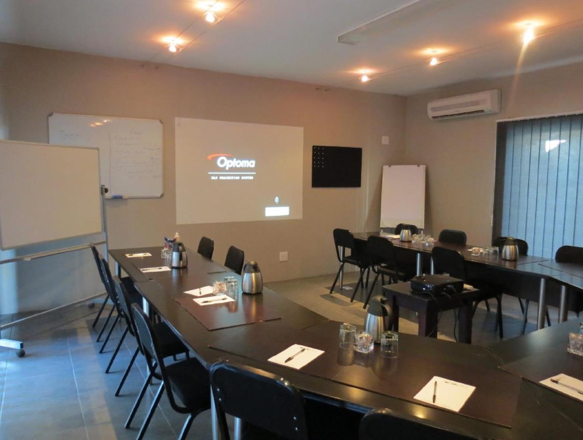 Club Cocomo Hartbeespoort Bagian luar foto
