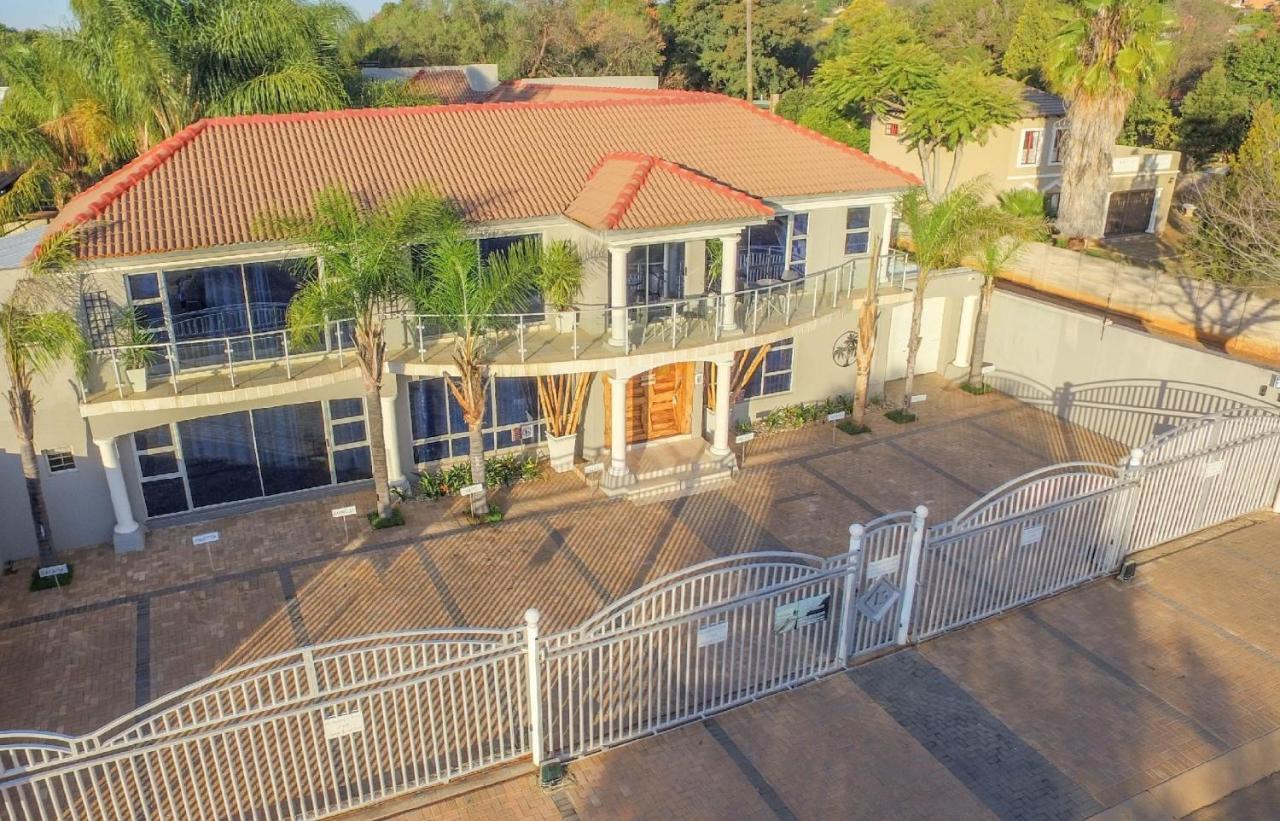 Club Cocomo Hartbeespoort Bagian luar foto