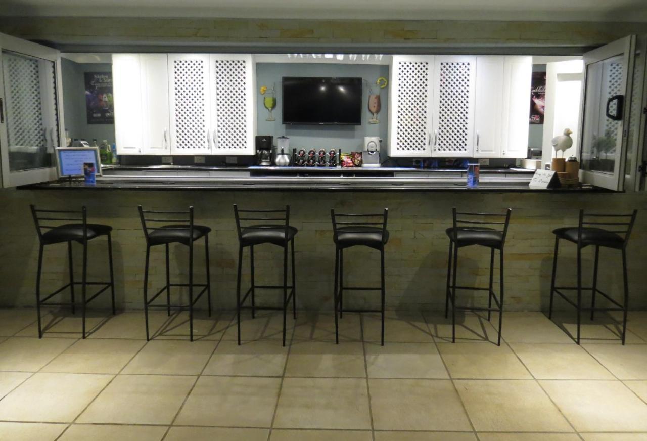 Club Cocomo Hartbeespoort Bagian luar foto